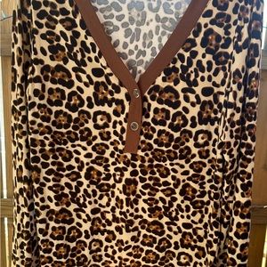 Unknown brand knit comfortable tshirt.